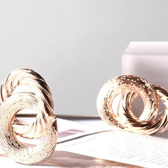 Vintage Gold Geometry Crossed Metal Loops Drop Earrings - Picture 3 of 4